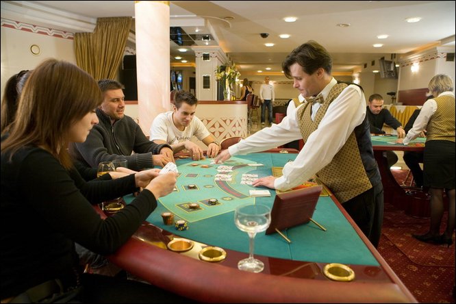 CasinoHenry04.jpg