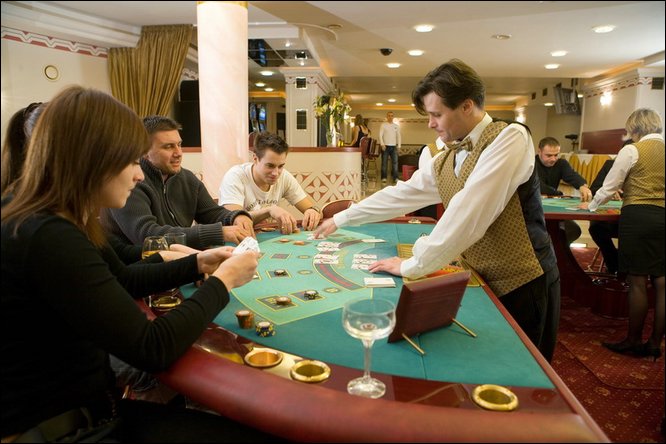 CasinoHenry04.jpg